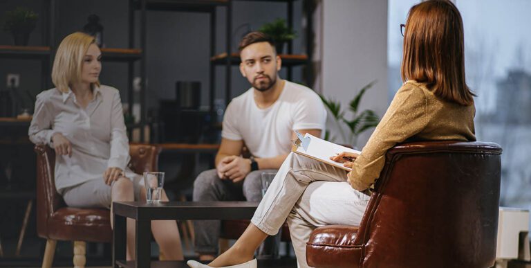 Family mediators and divorce mediation